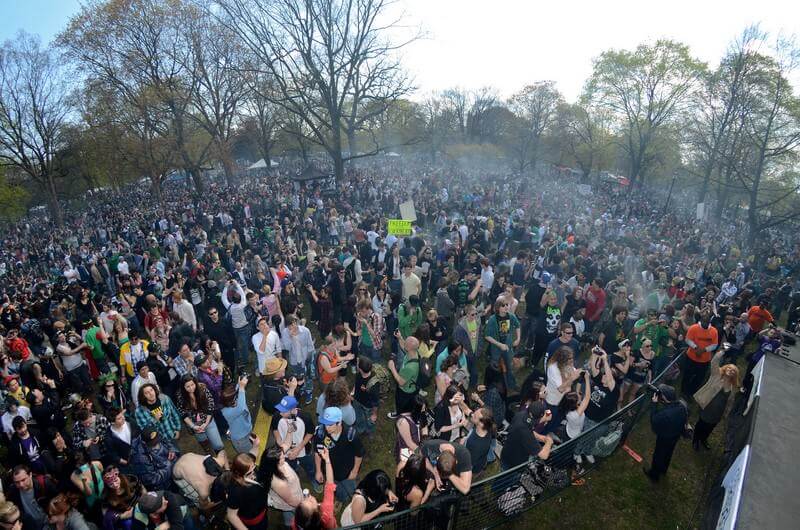 Marcha mundial marihuana en toronto 2013