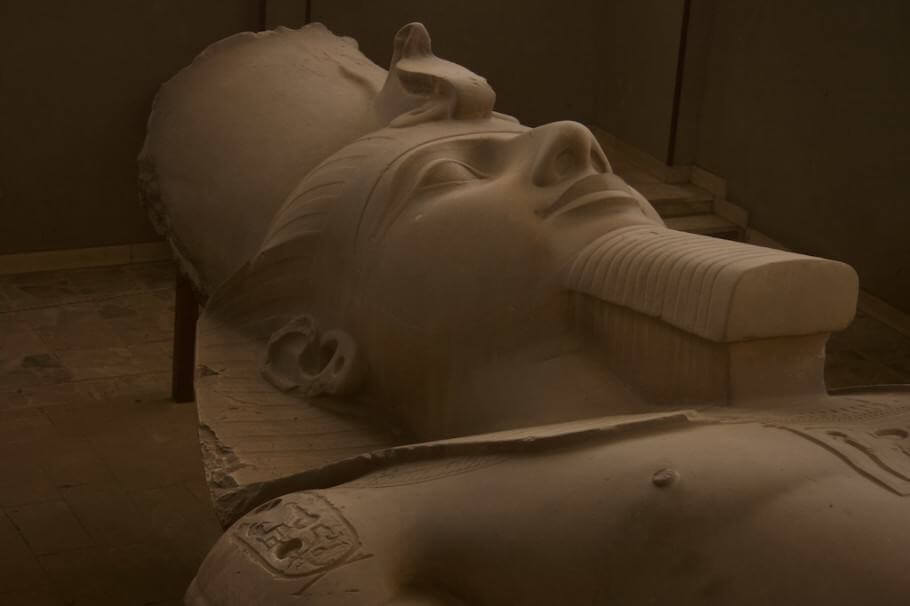 Estatua de Ramses II en el museo de Mit Rahina