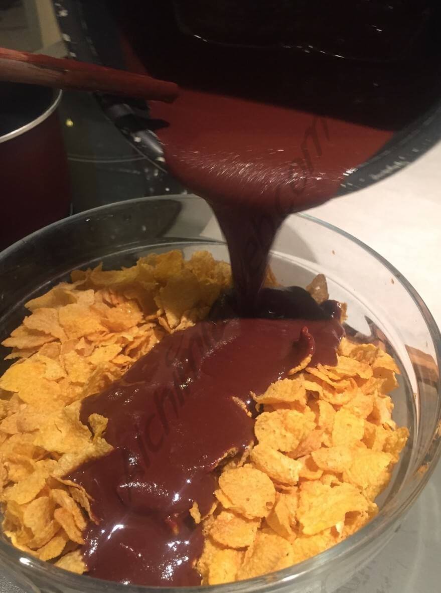 Se añade el chocolate a los corn-fleks