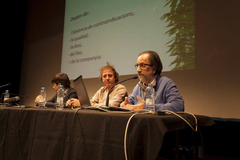 Los conferencistas han respondido después a las cuestiones del público