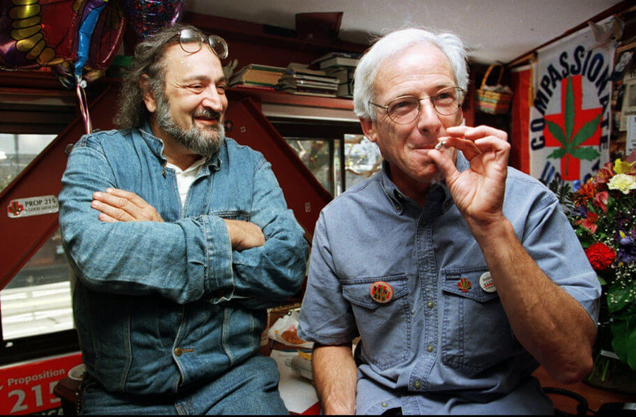 Jack Herer (izda) con Dennis Peron (dcha)