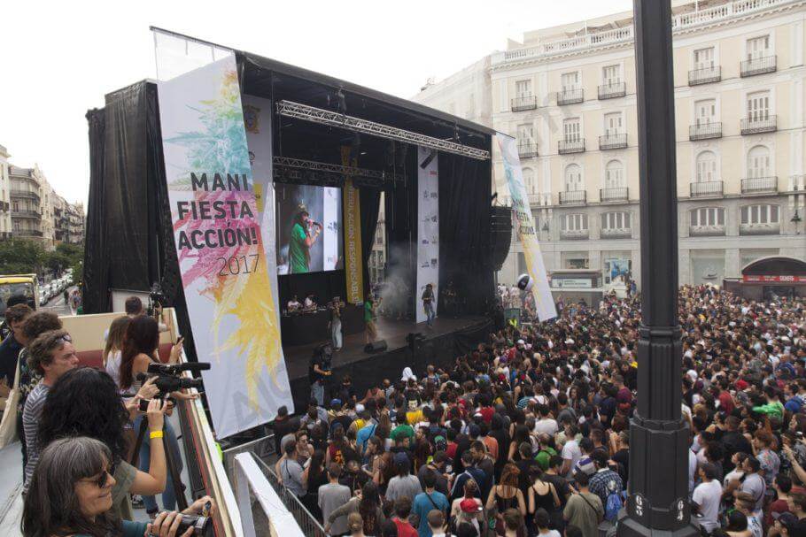 La ManiFiestaAcción en la plaza del Sol de Madrid