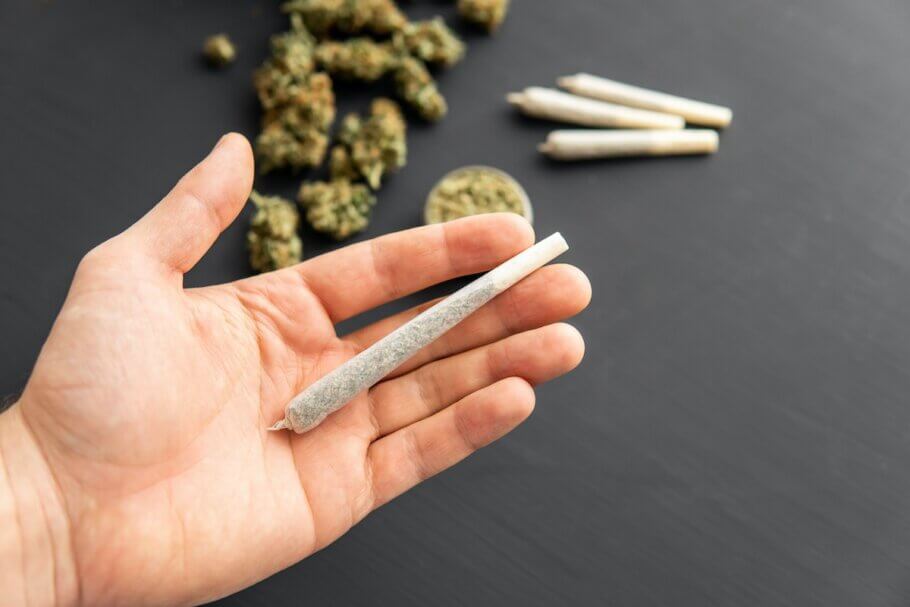 Congratulations, you just rolled a joint and it's ready to smoke now!