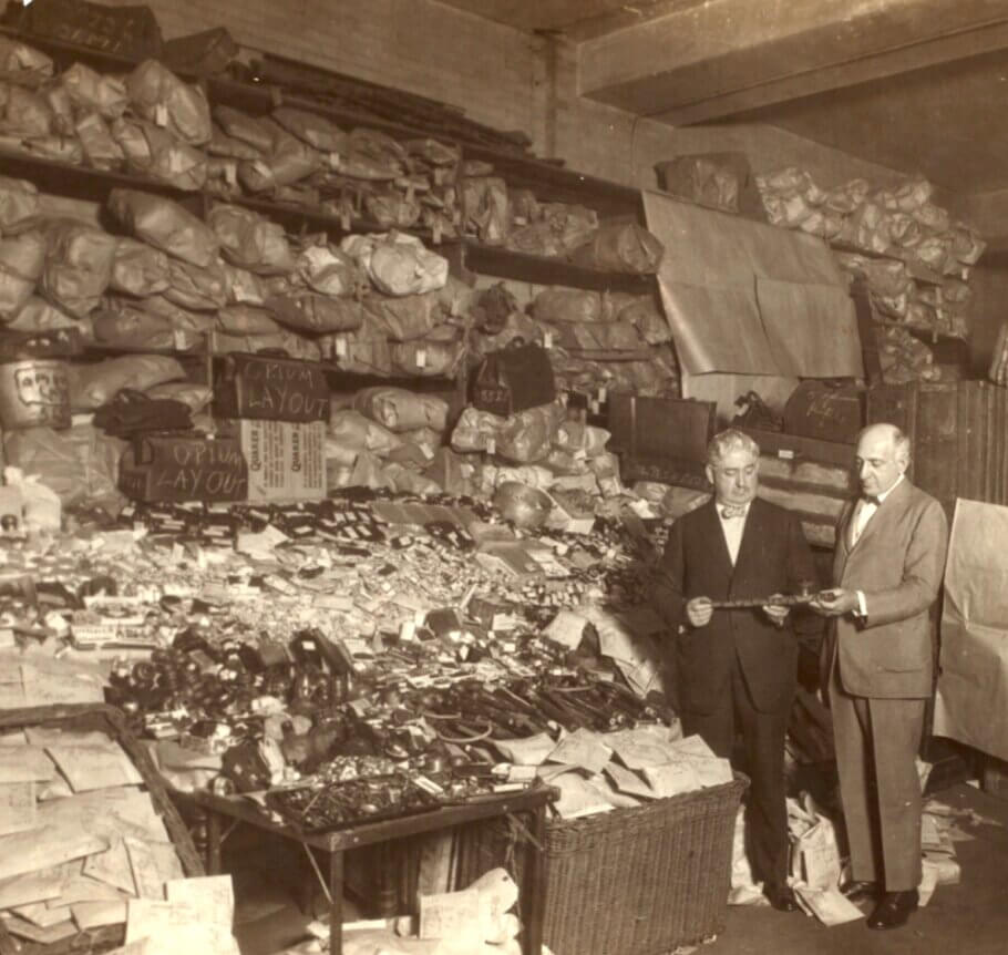 La colección anual de narcóticos incautados por la Oficina de Narcóticos del Departamento de Policía de Nueva York durante el año 1924
