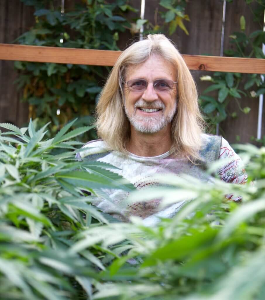 Tras mucho tiempo de alegrías y sufrimiento, Jorge por fin puede ser el apasionado por el cannabis que lleva siendo desde hace décadas, sin disfraces