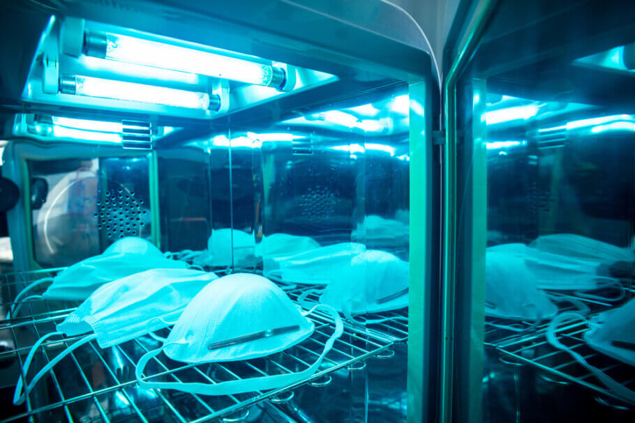 Las lámparas UV-C se utilizan en laboratorio para esterilizar todo tipo de objetos e instrumental
