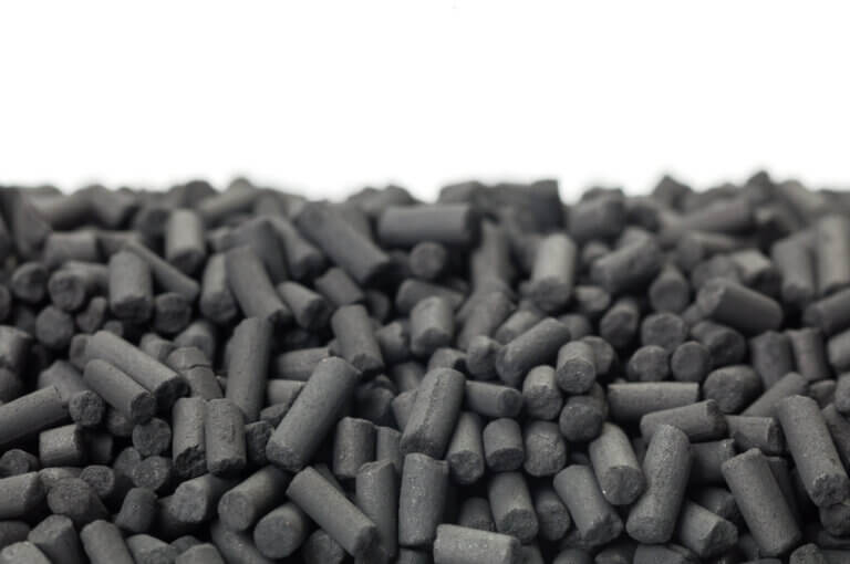 Els filtres solen venir plens de carbó actiu en pèl·lets que retindran les partícules oloroses de l'aire