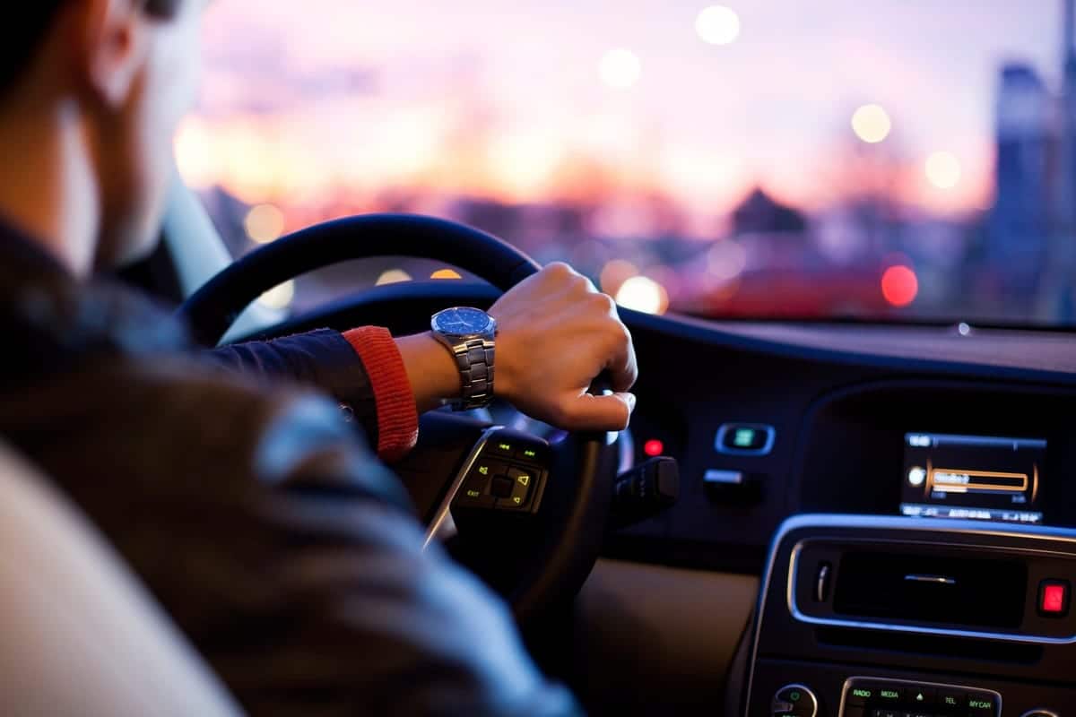 Wenn Sie als Cannabiskonsument in Deutschland Auto fahren, kann dies zu Problemen führen, insbesondere wenn Sie kein akkreditierter medizinischer Konsument sind.