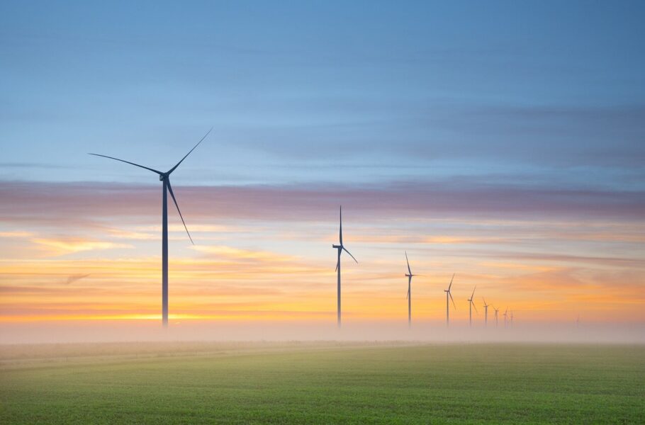 Saubere und erneuerbare Energien wie Sonne oder Wind werden in Zukunft immer wichtiger (Bild: Skitterphoto)