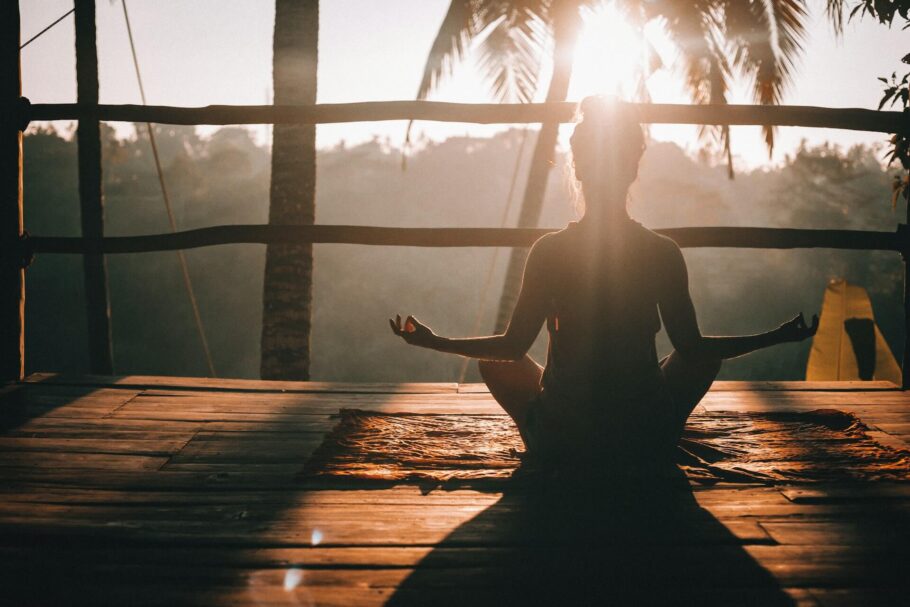 Auch Yoga kann Ihnen helfen, Ihr Gleichgewicht zu finden.