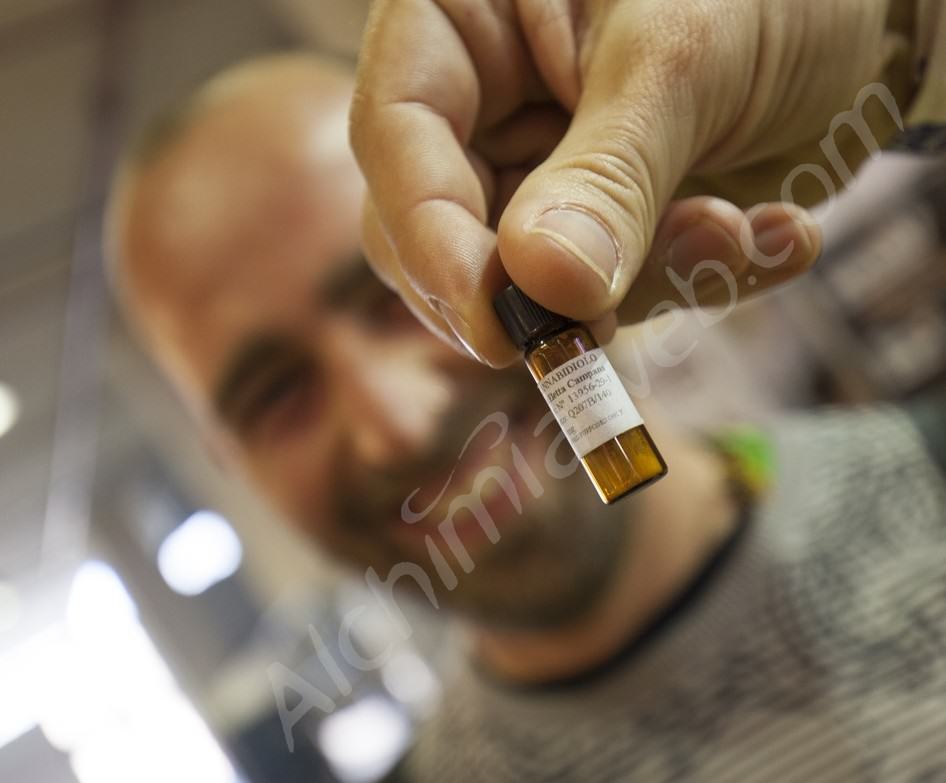 Crystallised CBD extract