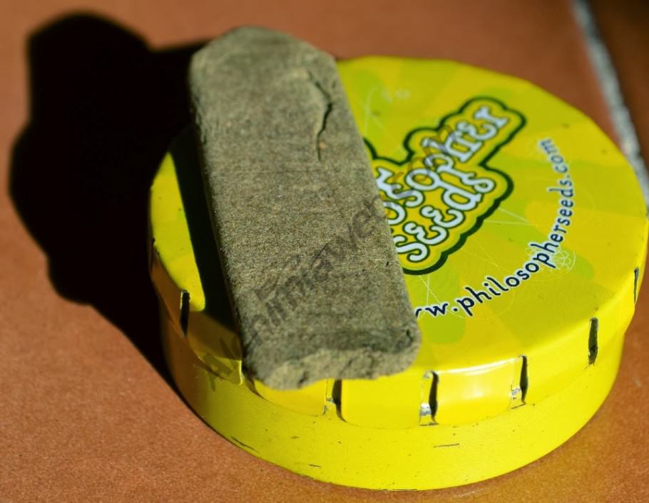 Dry sieved hashish made by Philosopher Seeds