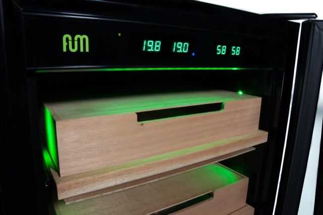 FUM XL Electronic cellar to cure and store cannabis