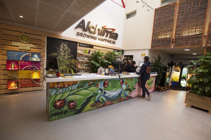 The Alchimia shop in Vilamalla after its latest refurbishment, spacious and very bright!