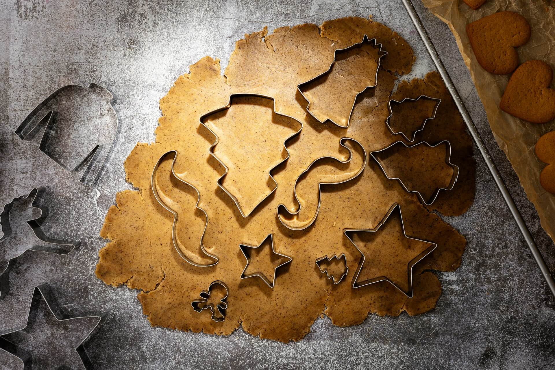 You can use different shaped molds to add variety (Image: Arvid Skywalker)