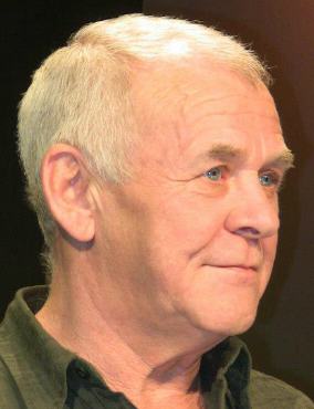 Après avoir découvert les vertus de son huile de cannabis sur lui même et sur sa mère, Rick Simpson décida de la distribuer gratuitement à un maximum de patients Rick Simpson