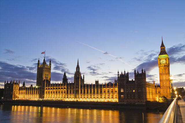 La pétition devra être proposée en débat devant le Parlement britannique (Photo : Michael D Beckwith)