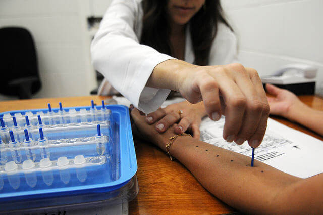  Identifier et traiter les allergies aide de nombreux patient (Photo : Agence Brasília)