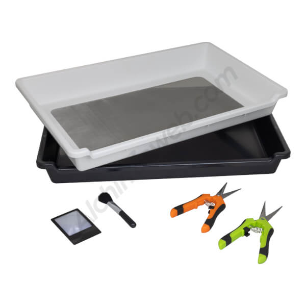 Manicure tray + accessories