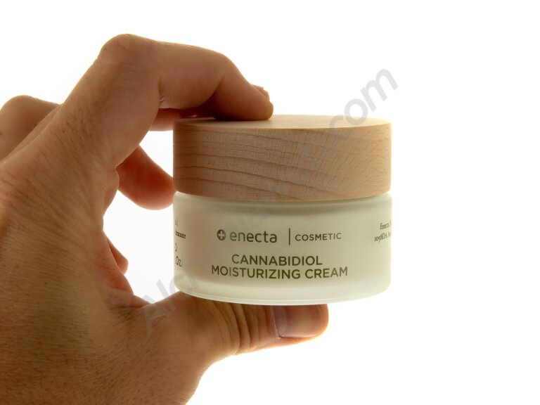Crema antiarrugas con CBD (700mg) Enecta