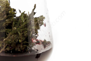 CannaWine- Rotwein mit Cannabinoiden