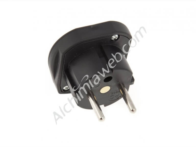 UK plug adapter for Europe
