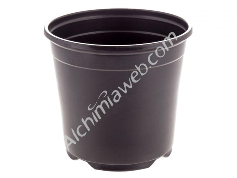 round black 2.6L pot 13cm diam